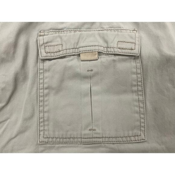 St. John's Bay Men's Cargo Shorts Size 44 Beige 6.5" Inseam 6 Pocket - Picture 6 of 9